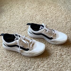 Men’s 8.5 Vans Ultrarange athletic tennis shoes